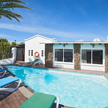 Jessica Suites Villa Tias
